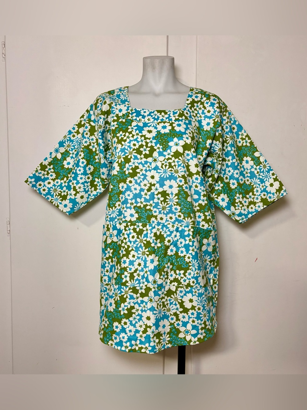 Vintage 60s Cathay Fashions Blue Green Groovy Floral Smock Top Tunic